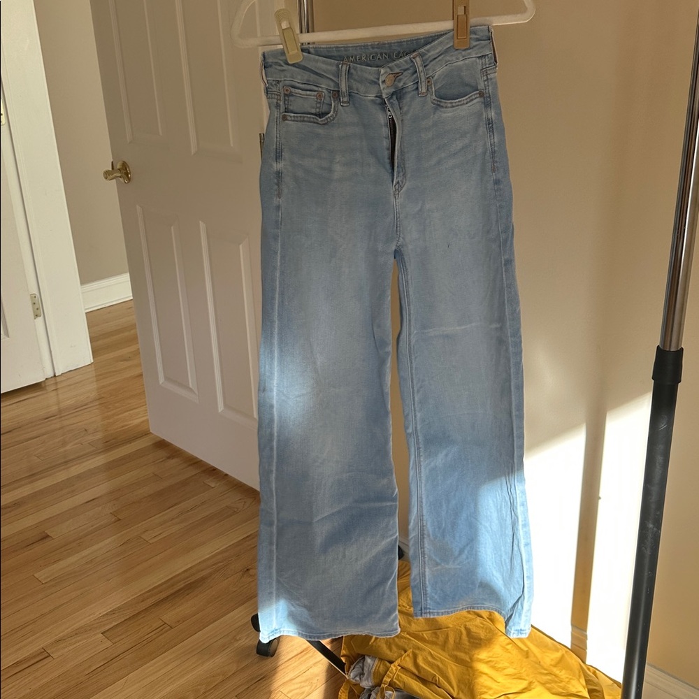 American Eagle Dreamy Drape Stretch Curvy Super High-Waisted Baggy Wide-Leg Jean - Picture 6 of 10